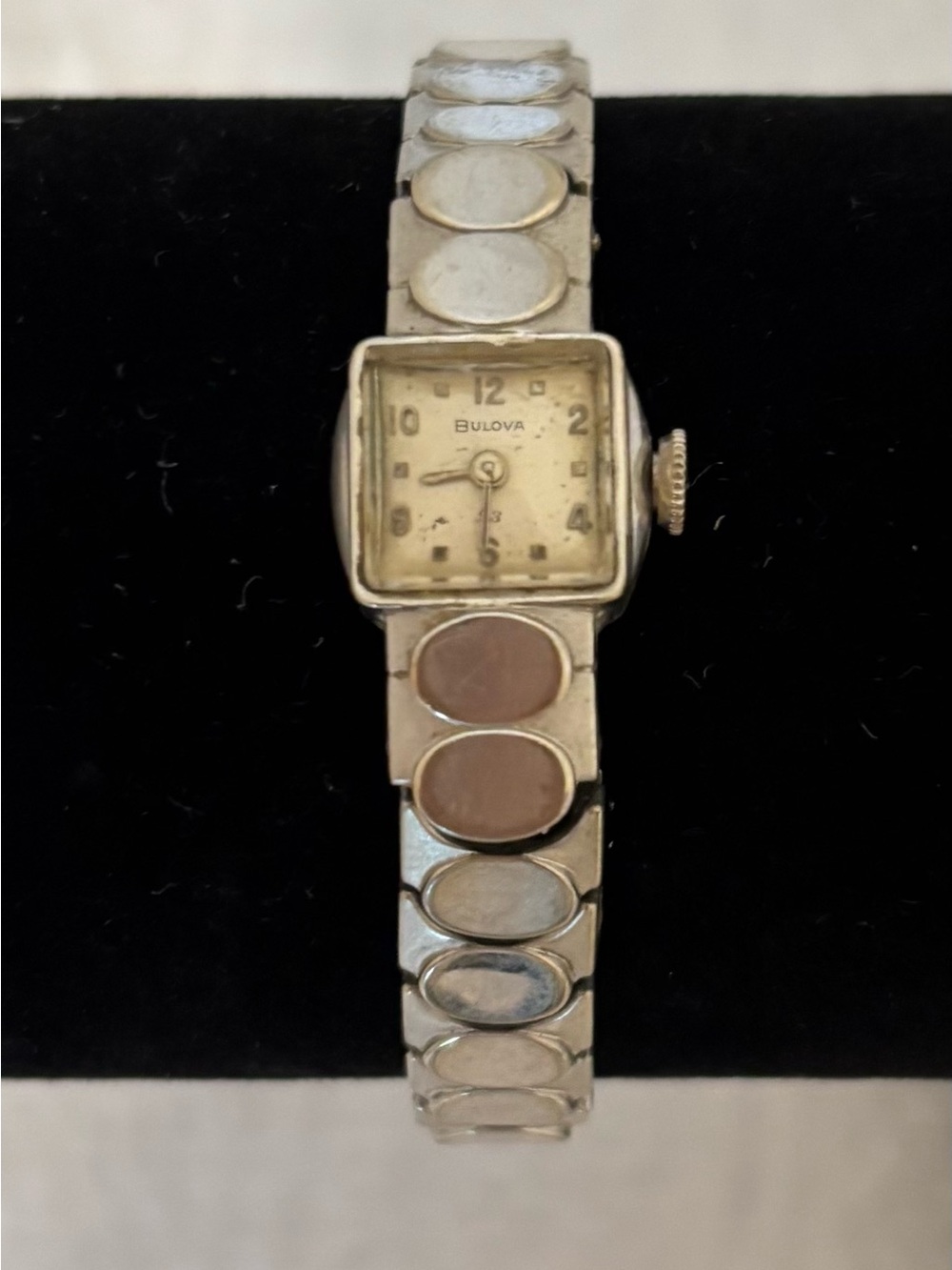 Sweet Romantic Timeless Preppy Vintage 1959 Bulova Silver-Tone Tiny Watch